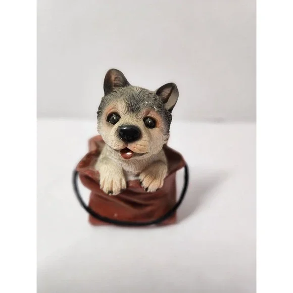 3 Resin Dogs Figures Puppies In A Bag Lab,‎ Husky, Westie Collection - Picture 11 of 15